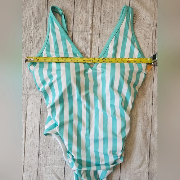 Kona Sol •Plus Size 24• V-neck Striped Turquoise White One Piece Swimsuit NWT - Picture 9 of 10